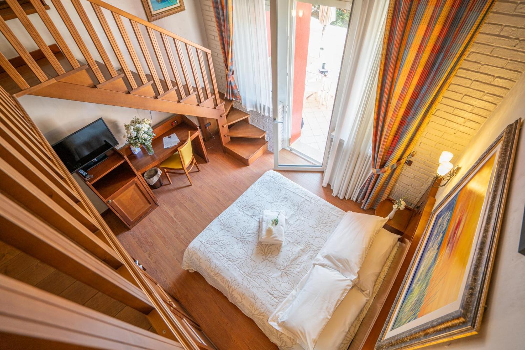 Art Santa Lucia 4*