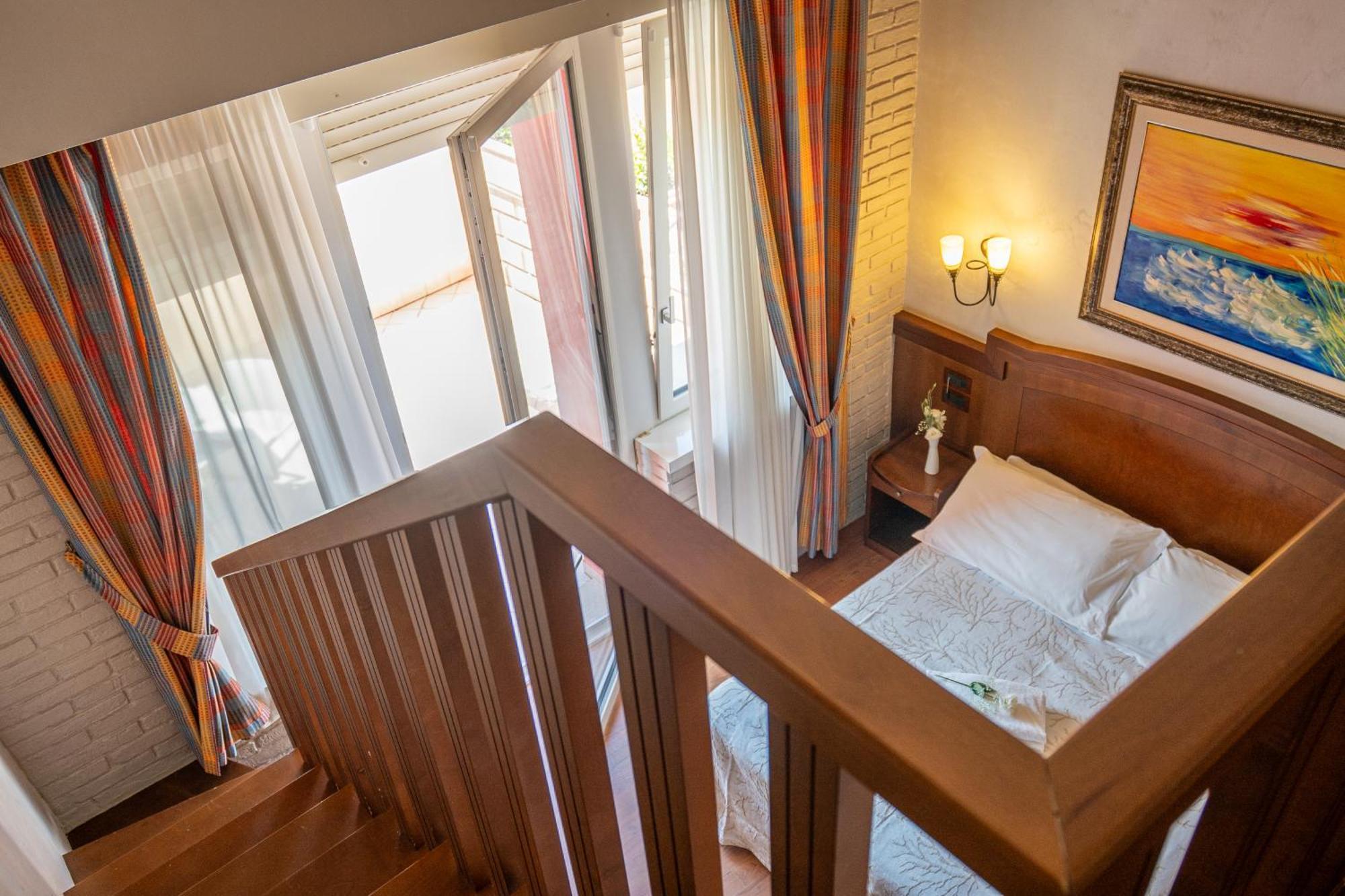 Santa Lucia Hotel
