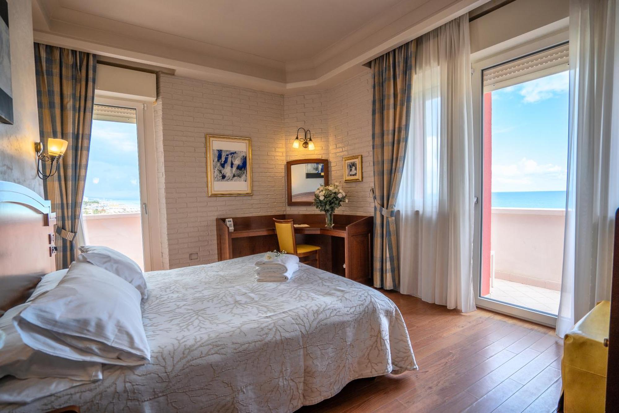 Art Santa Lucia 4*
