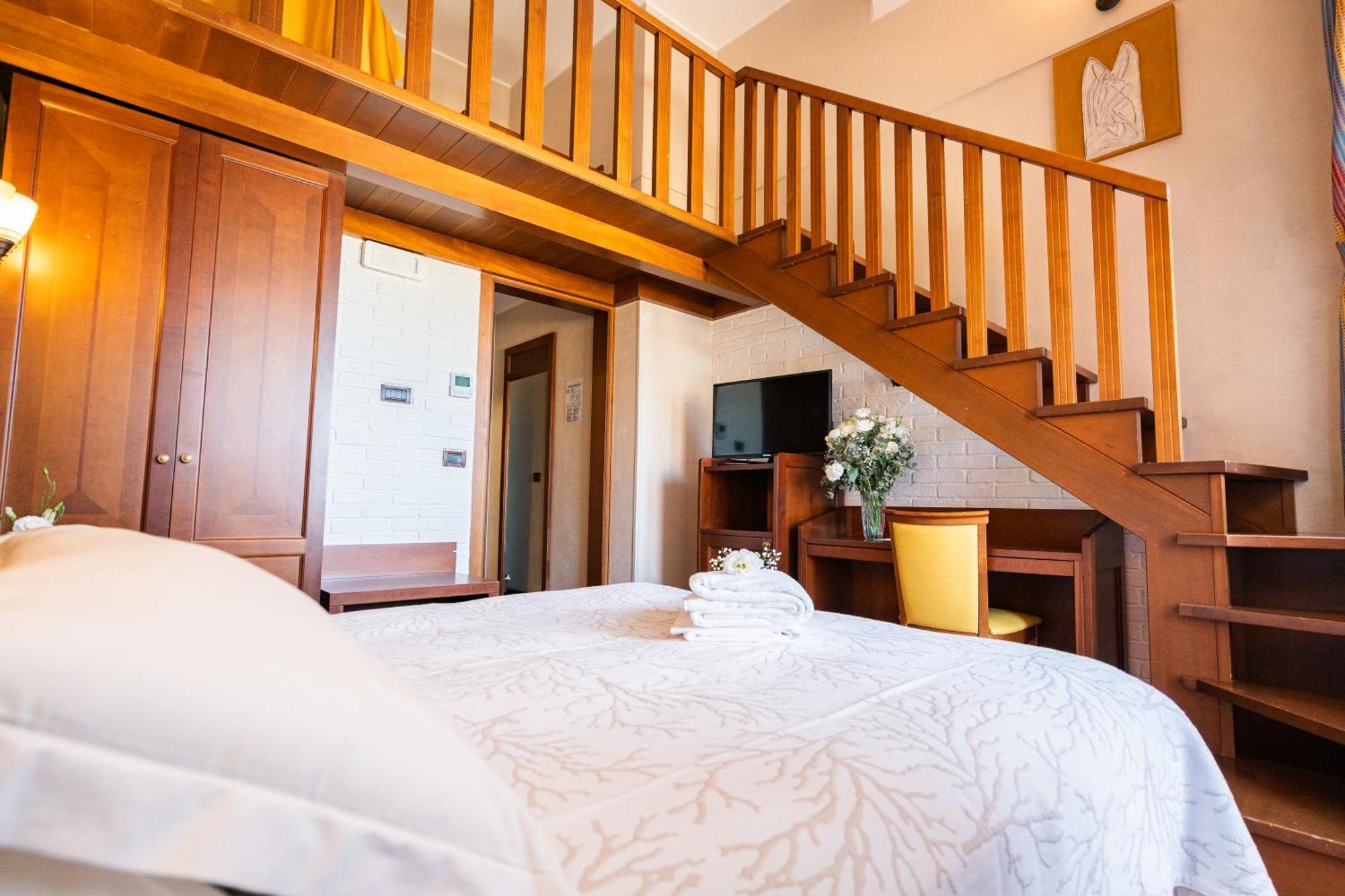 Art Santa Lucia Hotel 4*